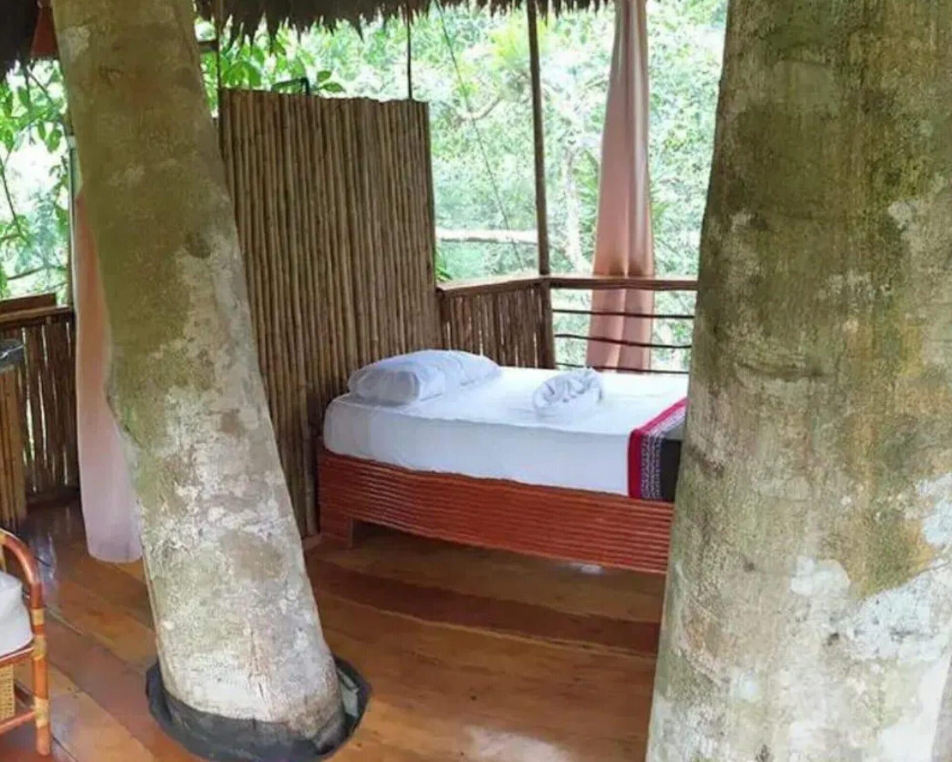 Treehouse with portable bed